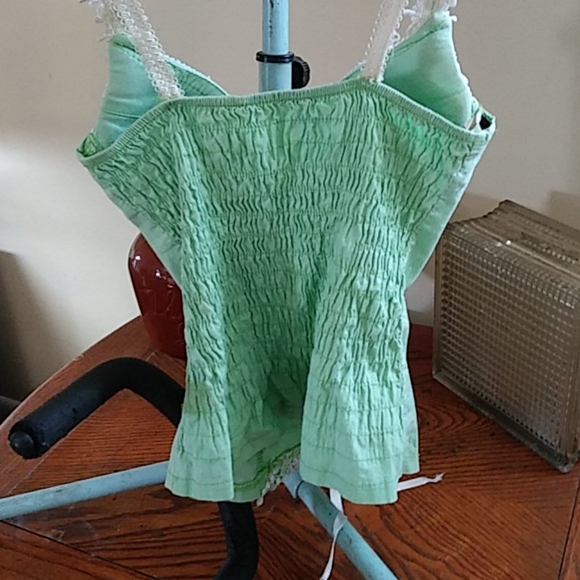 Ladies green and white lace halter tank - Picture 3 of 4